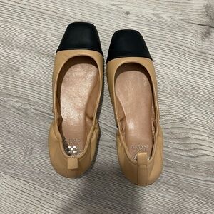Vince Camuto Black and Tan Flats